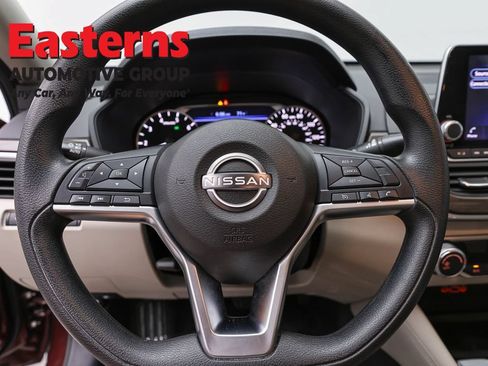 Used 2023 Nissan Altima 2.5 SV AWD/4WD image 10
