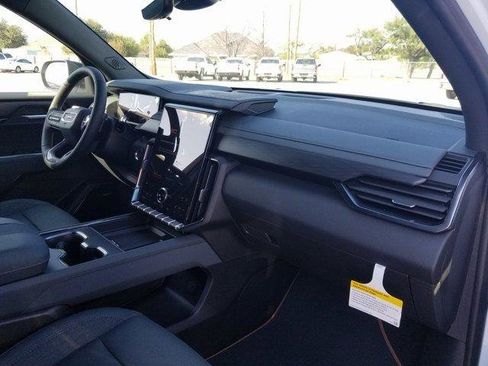 New 2026 GMC Acadia AT4 image 15