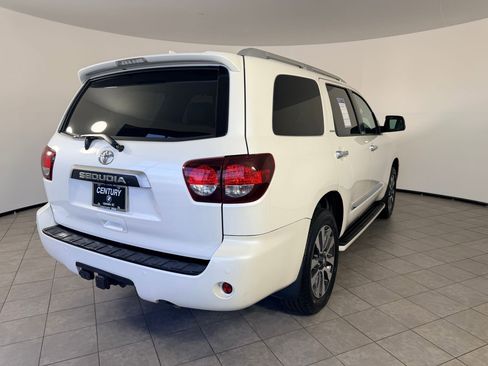 Used 2021 Toyota Sequoia Limited w/ Safety & Convenience Package image 9
