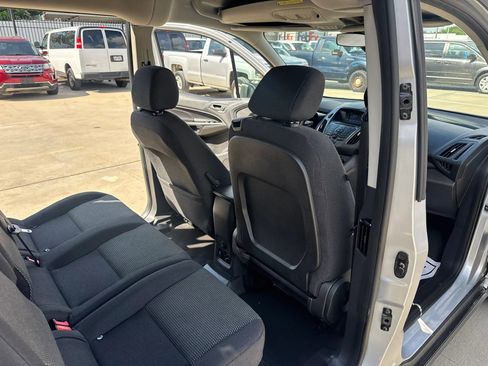 Used 2017 Ford Transit Connect XL image 32