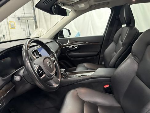 Used 2017 Volvo XC90 T6 Momentum w/ Momentum Plus Package AWD/4WD image 14