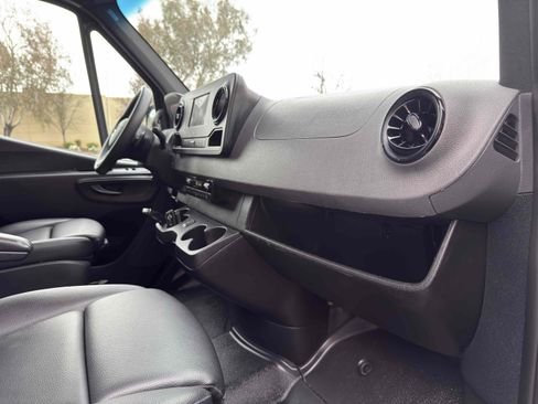 Used 2023 Mercedes-Benz Sprinter 2500 image 56