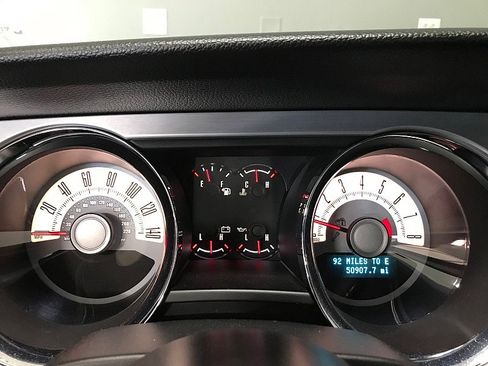 Used 2010 Ford Mustang GT RWD image 18