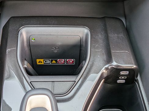 Certified 2025 Toyota Crown Signia AWD/4WD image 32