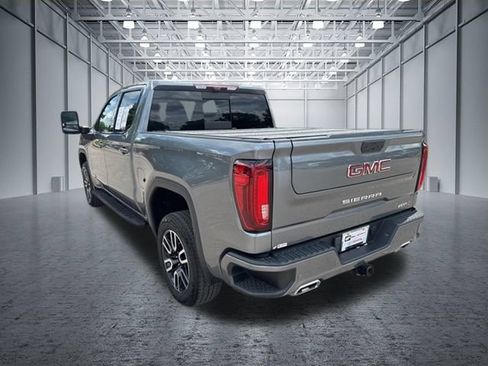 Used 2021 GMC Sierra 1500 AT4 w/ Technology Package AWD/4WD image 3