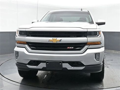 Used 2018 Chevrolet Silverado 1500 LT w/ All Star Edition image 3