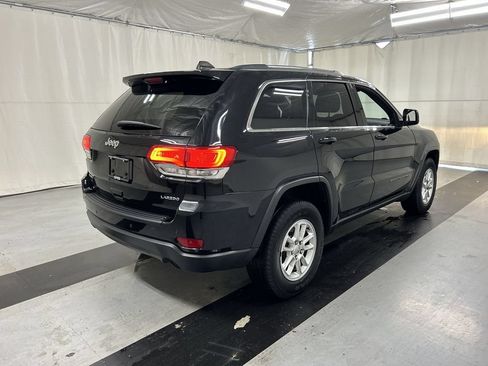 Used 2019 Jeep Grand Cherokee Laredo AWD/4WD image 2