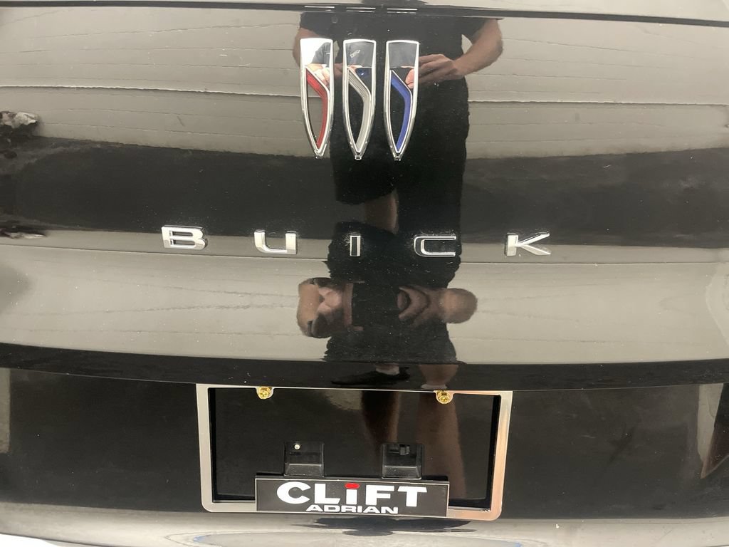 Used 2025 Buick Envista Sport Touring w/ Experience Buick Package FWD image 25