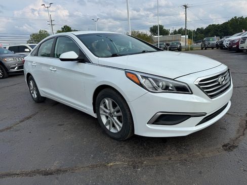 Used 2017 Hyundai Sonata SE FWD image 7