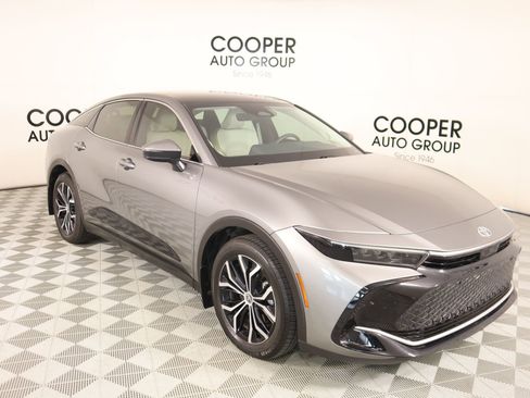 Used 2024 Toyota Crown Limited image 1