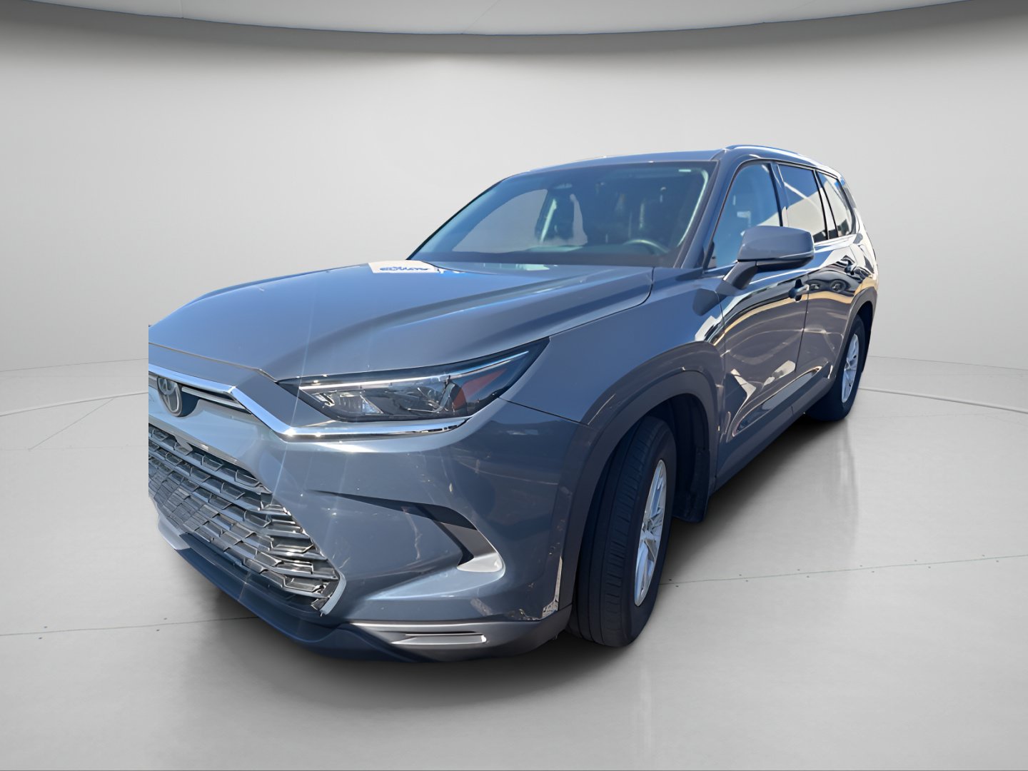 Used 2024 Toyota Grand Highlander AWD image 2