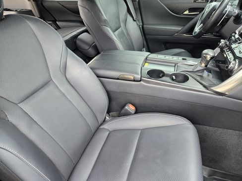 Used 2023 Lexus LX 600 4WD w/ Interior Upgrade Package image 22