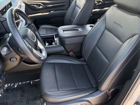 Used 2024 GMC Yukon XL Denali w/ Advanced Technology Package image 20