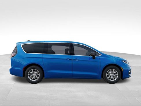 New 2026 Chrysler Pacifica Select FWD image 22