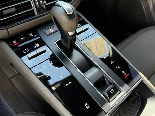 Used 2023 Porsche Macan AWD/4WD image 17