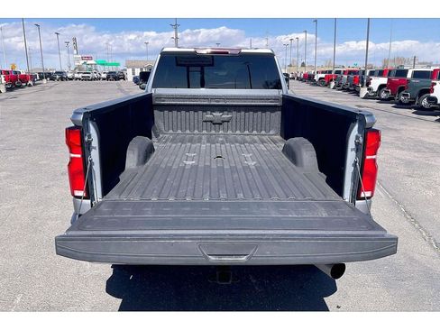 Used 2025 Chevrolet Silverado 3500 LTZ AWD/4WD image 11