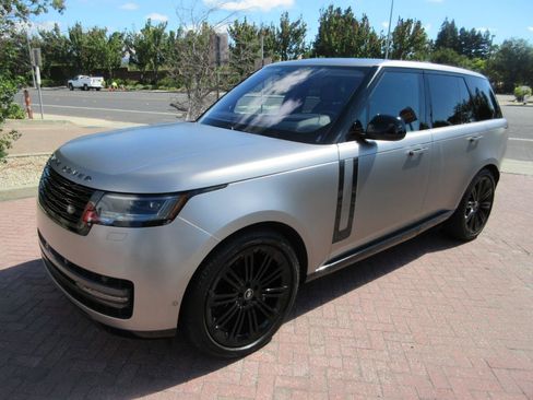 Used 2023 Land Rover Range Rover SE AWD/4WD image 1