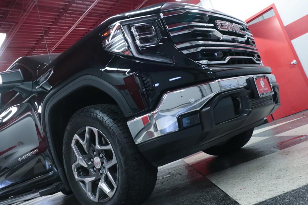 Used 2023 GMC Sierra 1500 SLT AWD/4WD image 43