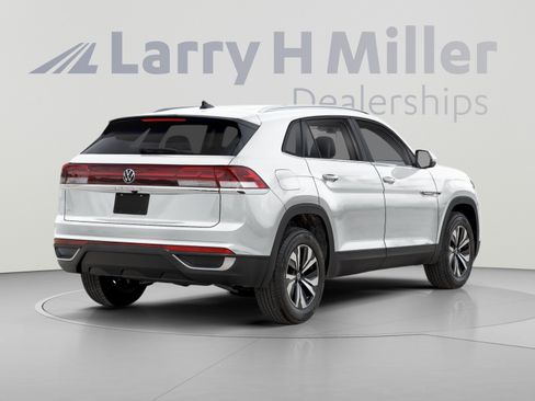 Used 2024 Volkswagen Atlas Cross Sport SE AWD/4WD image 2