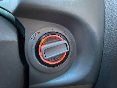 Used 2011 Nissan Armada SL image 30