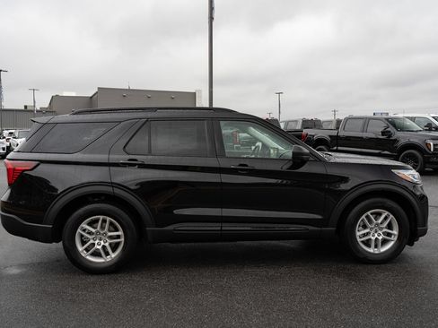 New 2026 Ford Explorer Active RWD image 11
