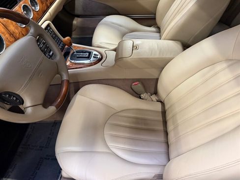 Used 2005 Jaguar XK8 Convertible RWD image 14