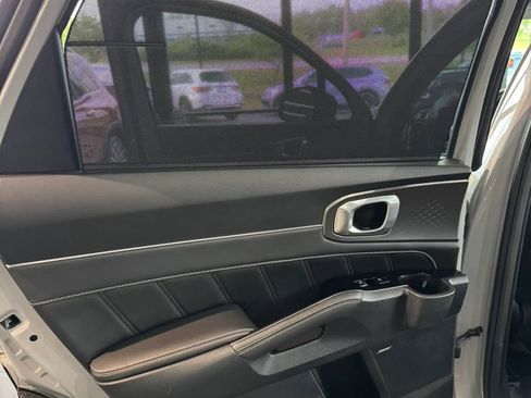 Used 2023 Kia Sorento SX AWD/4WD image 32