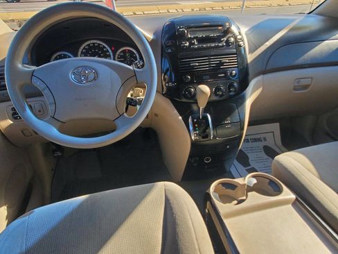 Used 2004 Toyota Sienna LE image 13