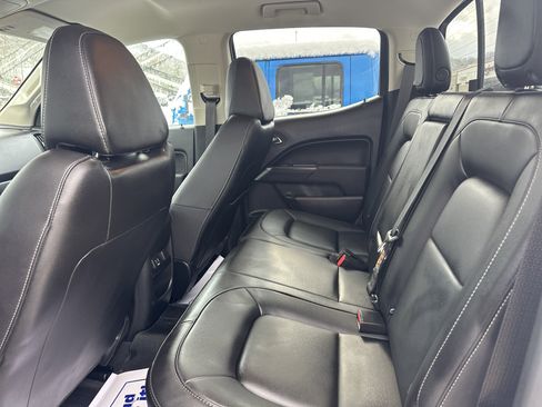 Used 2022 Chevrolet Colorado LT w/ Luxury Package image 40