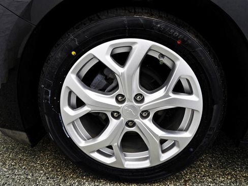 Used 2018 Chevrolet Volt Premier FWD image 18