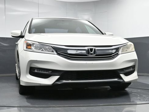 Used 2017 Honda Accord Sport image 21