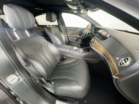 Used 2017 Mercedes-Benz S 550 4MATIC Sedan image 27