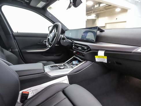 Used 2025 BMW 330i xDrive Sedan w/ Convenience Package image 30