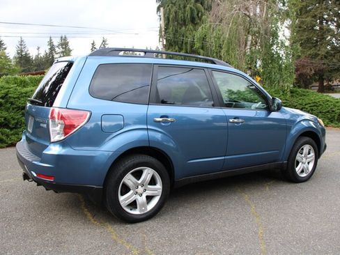 Used 2010 Subaru Forester 2.5X Premium w/ Popular Equipment Group 1A AWD/4WD image 3