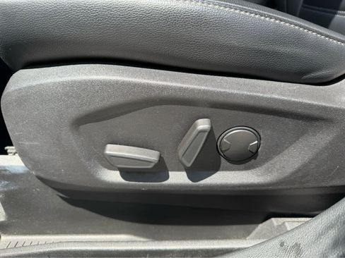 Used 2022 Ford Edge SEL image 8