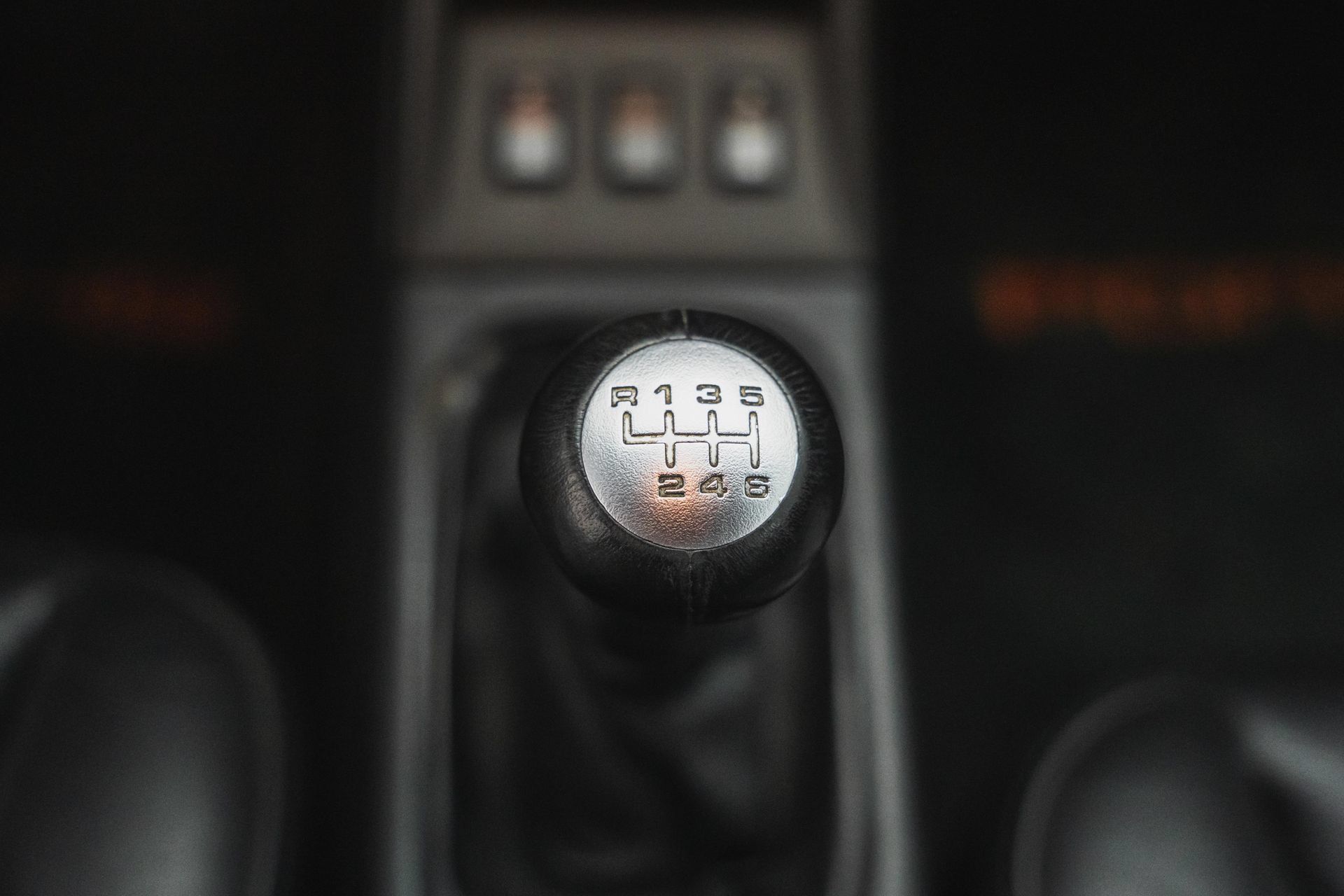 Used 1995 Porsche 911 Carrera RWD image 85