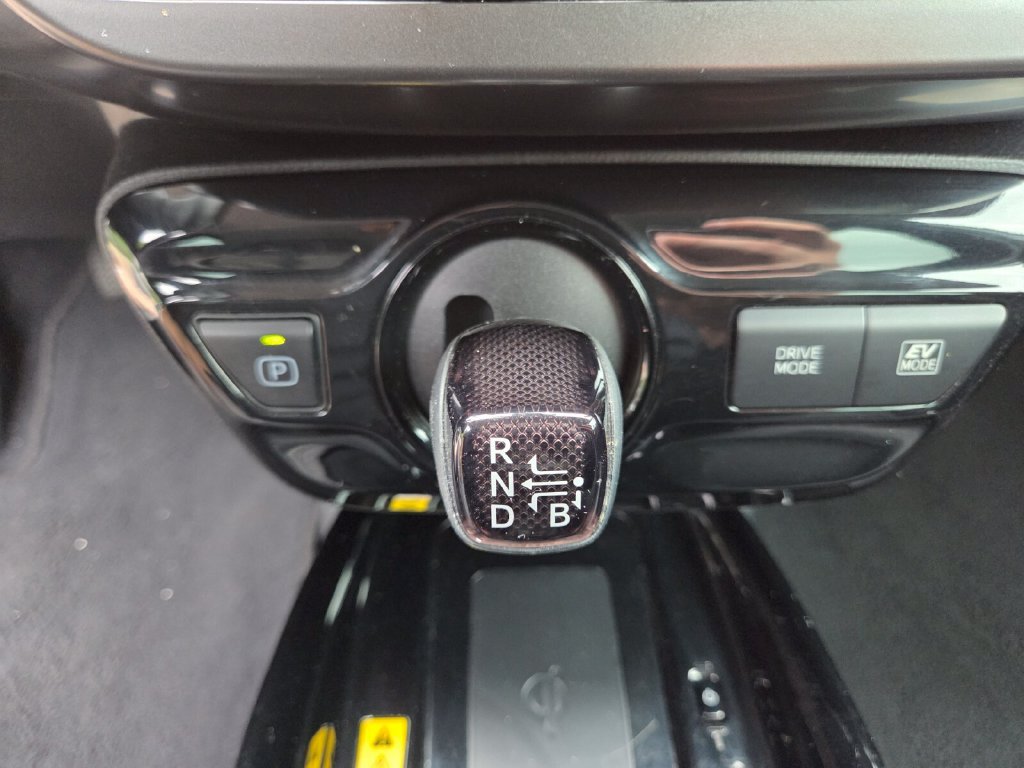 Used 2021 Toyota Prius FWD image 27
