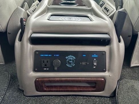 Used 2019 GMC Savana 2500 RWD image 51