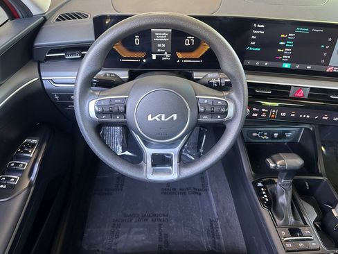 Used 2025 Kia K5 LXS FWD image 28