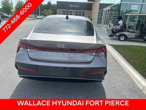 Used 2024 Hyundai Elantra SEL w/ Convenience Package FWD image 5