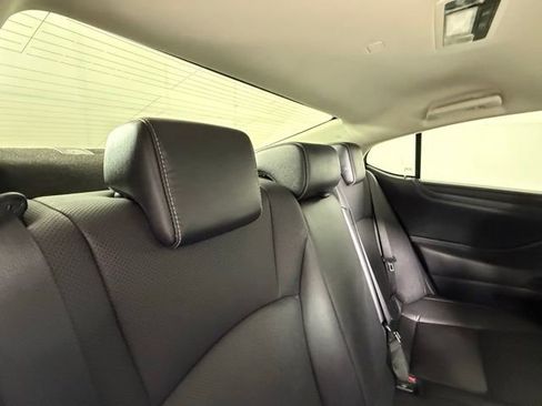 Used 2022 Lexus ES 300h w/ Premium Package image 29