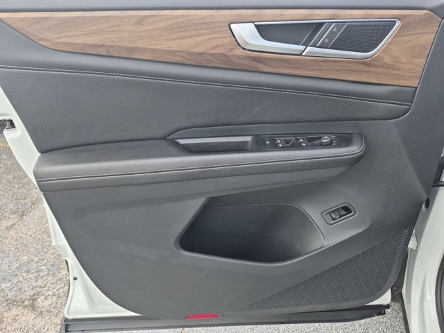 Used 2025 Volkswagen Atlas SE FWD image 11