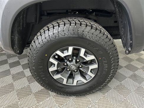 Used 2021 Toyota Tacoma TRD Off-Road image 20