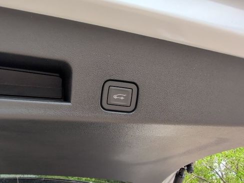 New 2026 Chevrolet Traverse Z71 w/ Enhanced Driving Package AWD/4WD image 12
