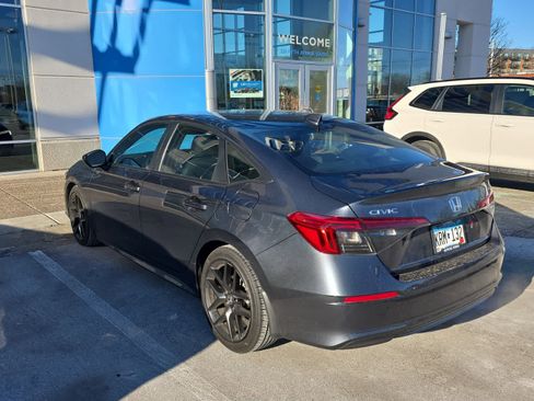 Used 2023 Honda Civic Sport image 4