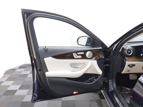 Used 2022 Mercedes-Benz E 450 4MATIC All-Terrain Wagon image 5