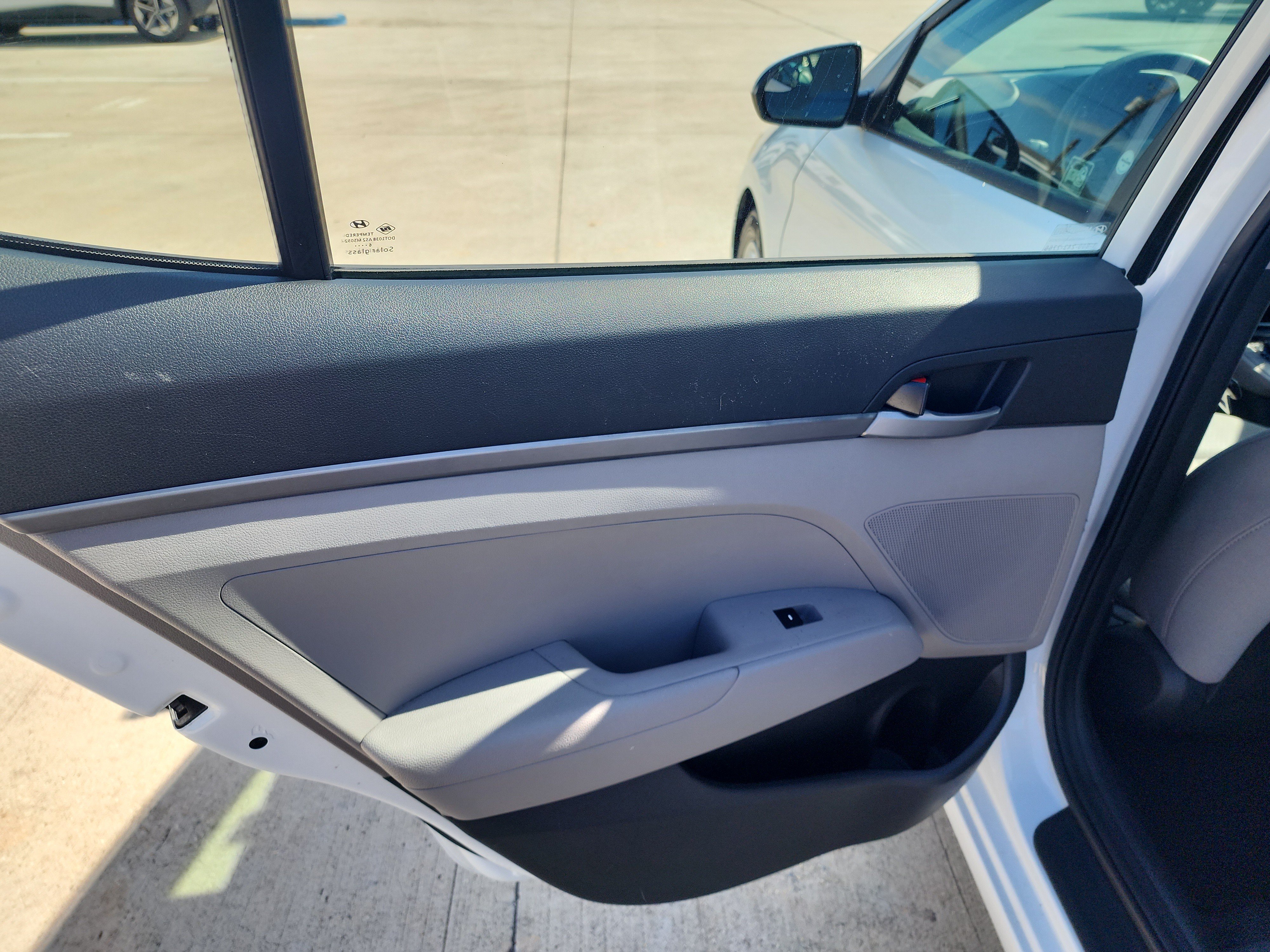 Used 2017 Hyundai Elantra SE FWD image 11