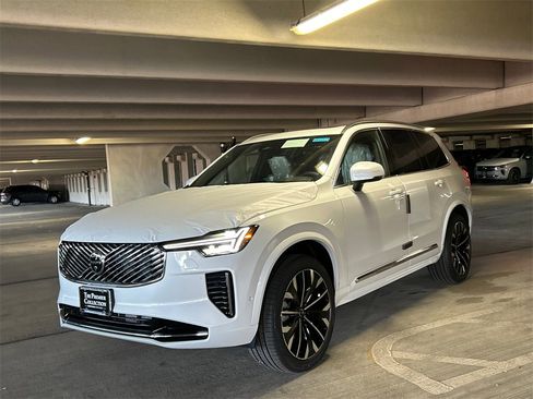 New 2026 Volvo XC90 B6 Plus w/ Protection Package Premier image 5