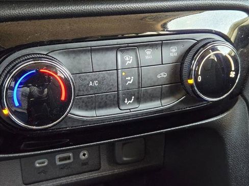 Used 2022 Buick Encore GX Preferred image 14