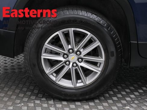 Used 2022 Chevrolet Traverse LT image 31